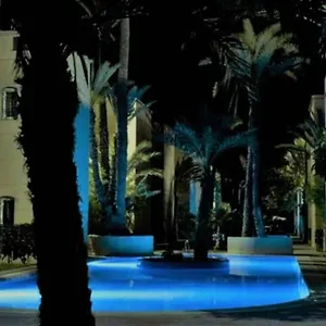 Super Avec Piscine Interieure Villa